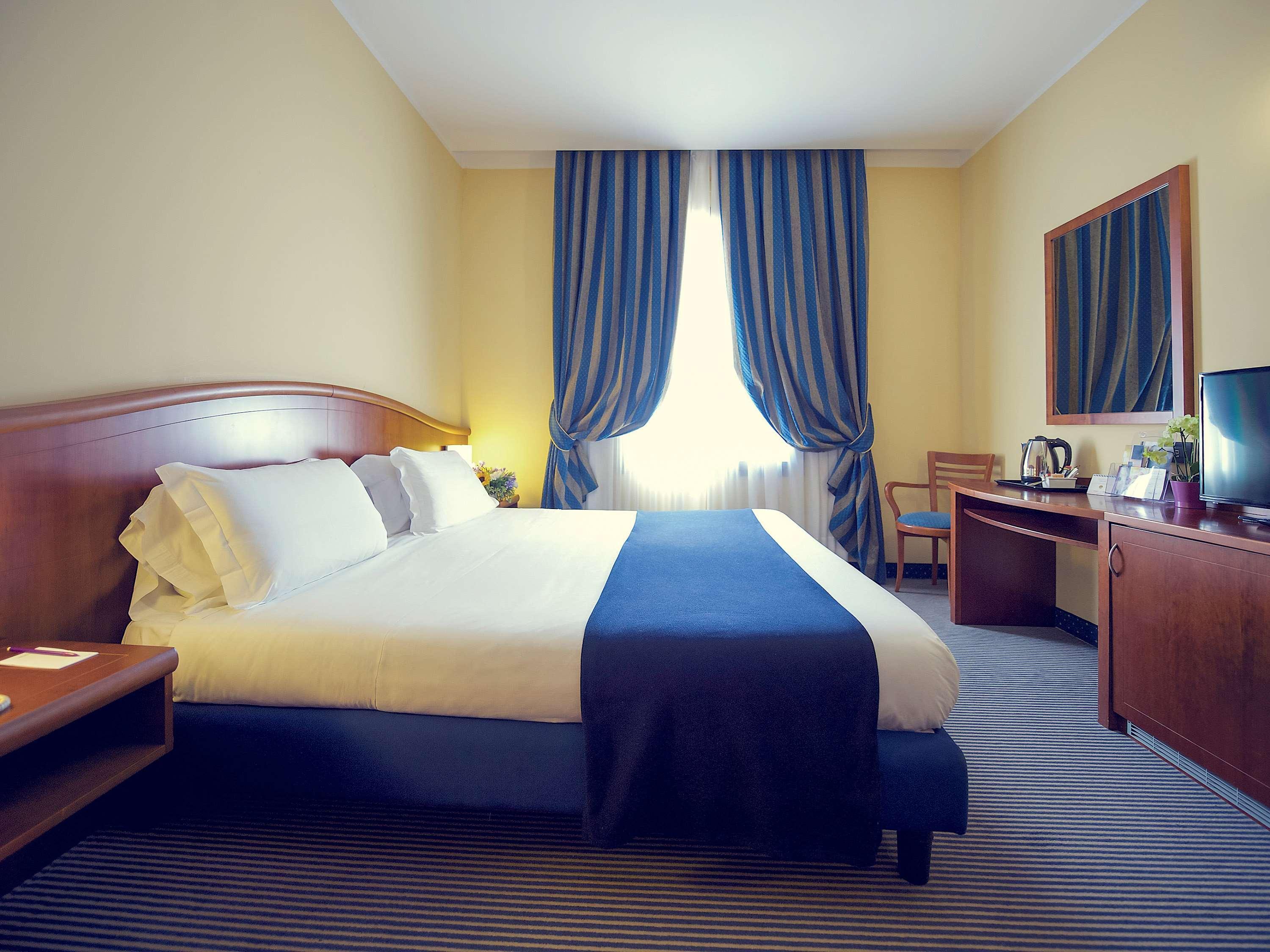Mercure Genova San Biagio Exteriör bild