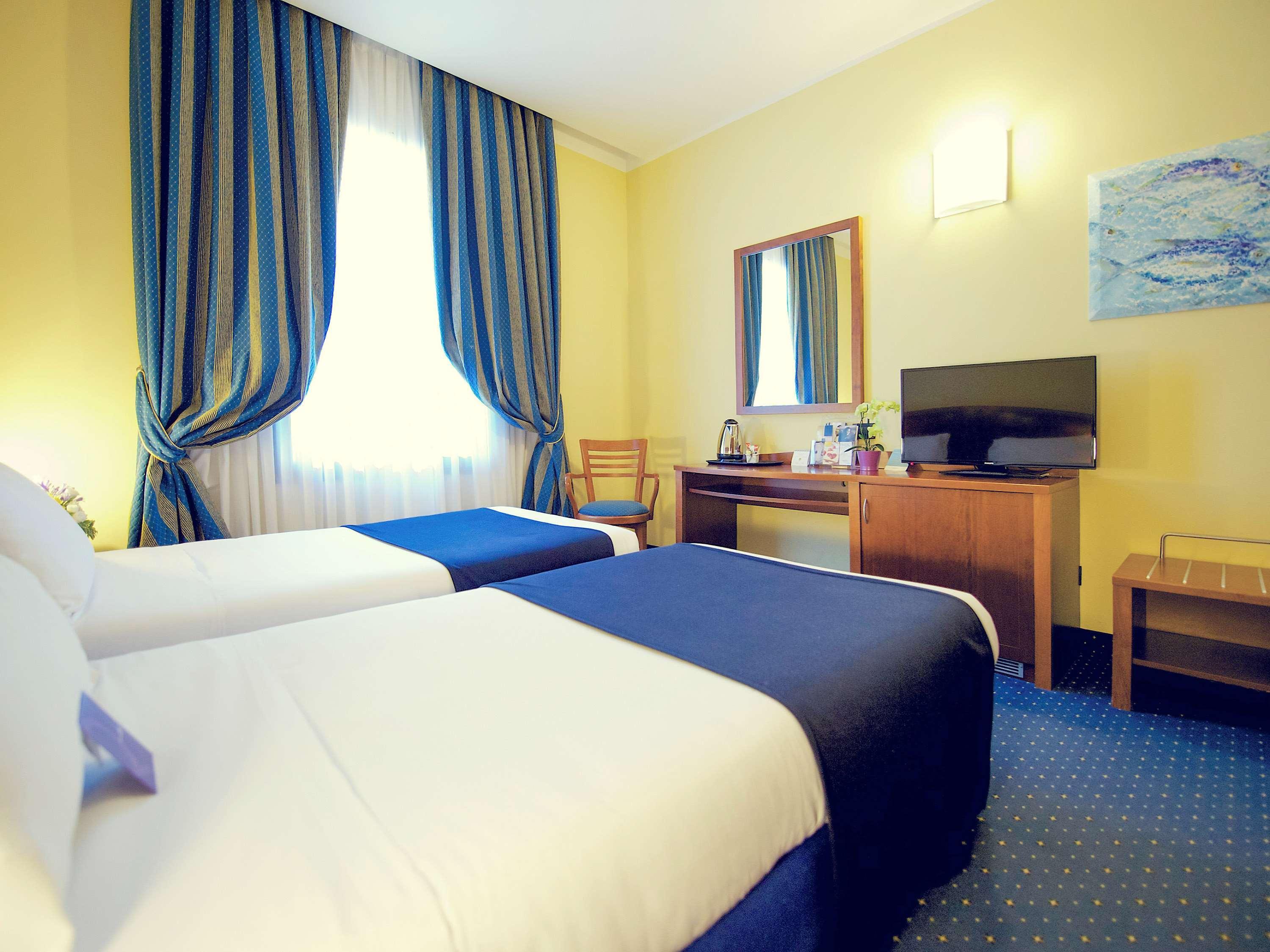 Mercure Genova San Biagio Exteriör bild