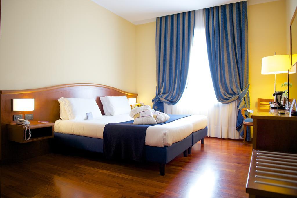 Mercure Genova San Biagio Exteriör bild